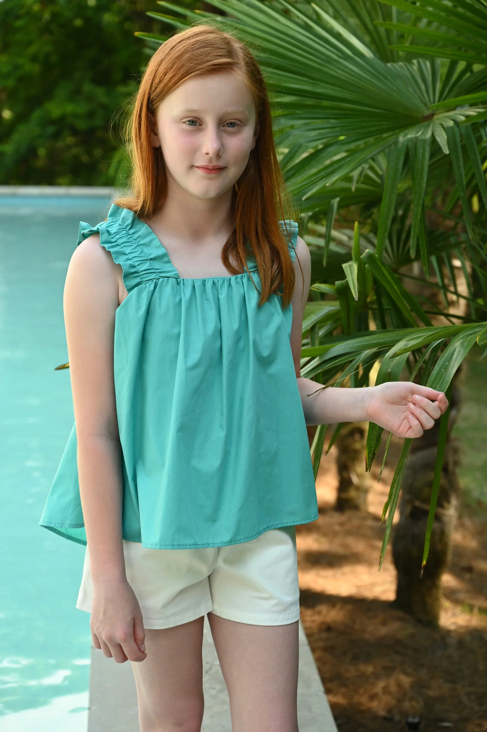 pleat. Twill Shorts | White